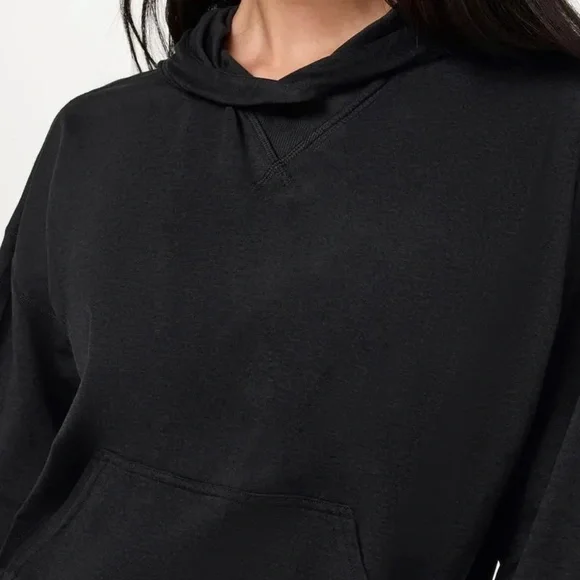 Unworn Vuori Women's Sweatshirt Halo Modern Pullover Hoodie in Black - Picture 2 of 11